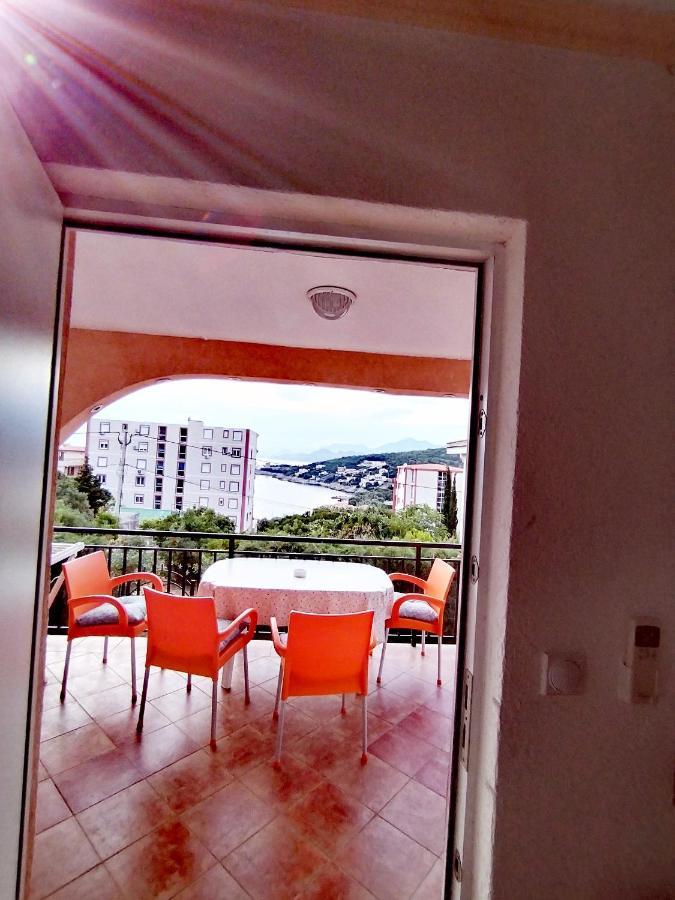 Apartmani Ljubica Utjeha Exteriör bild
