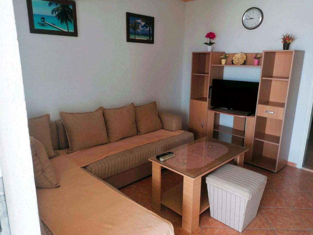 Apartmani Ljubica Utjeha Exteriör bild
