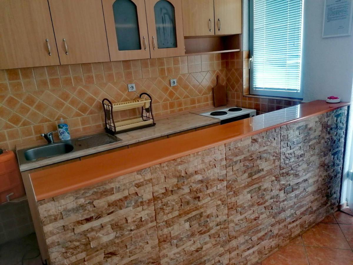 Apartmani Ljubica Utjeha Exteriör bild