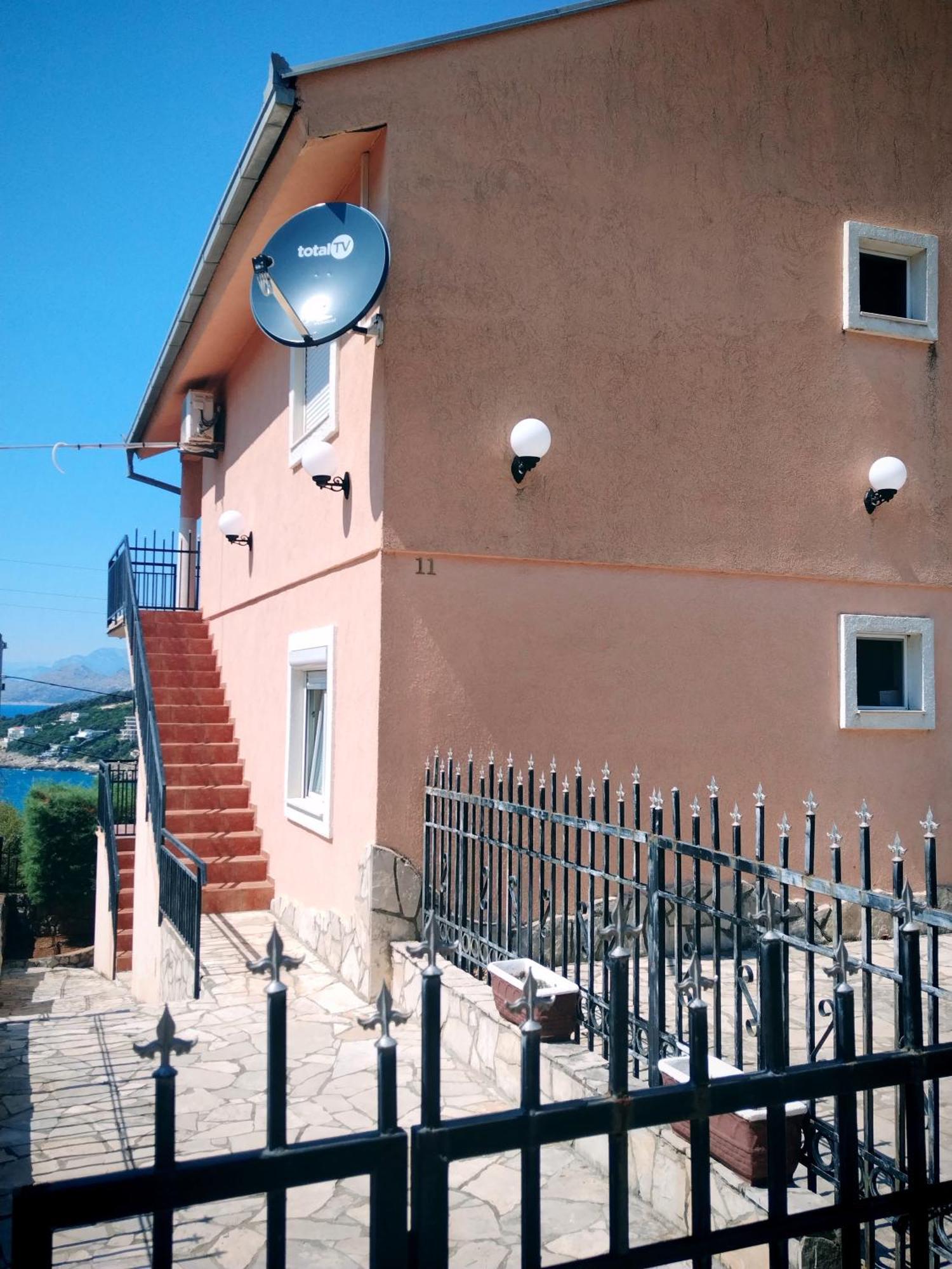 Apartmani Ljubica Utjeha Exteriör bild